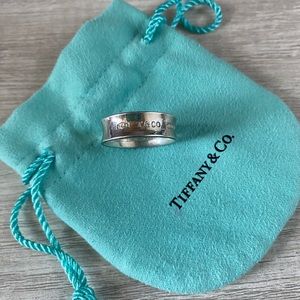 Tiffany’s 1837 medium ring in silver